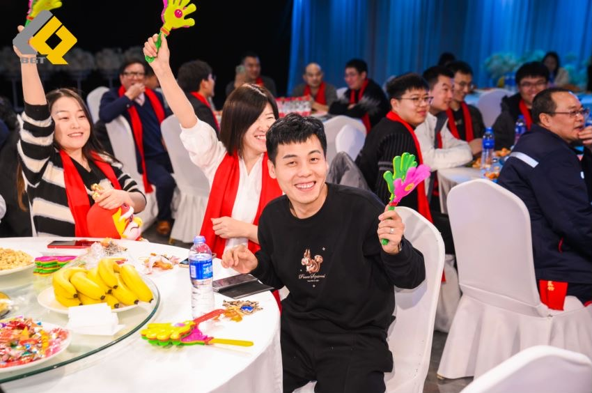 倍头条 | 同心聚力新征程 尊龙凯z6mg官网2023年会盛典圆满举行！