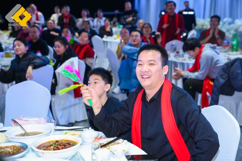 倍头条 | 同心聚力新征程 尊龙凯z6mg官网2023年会盛典圆满举行！