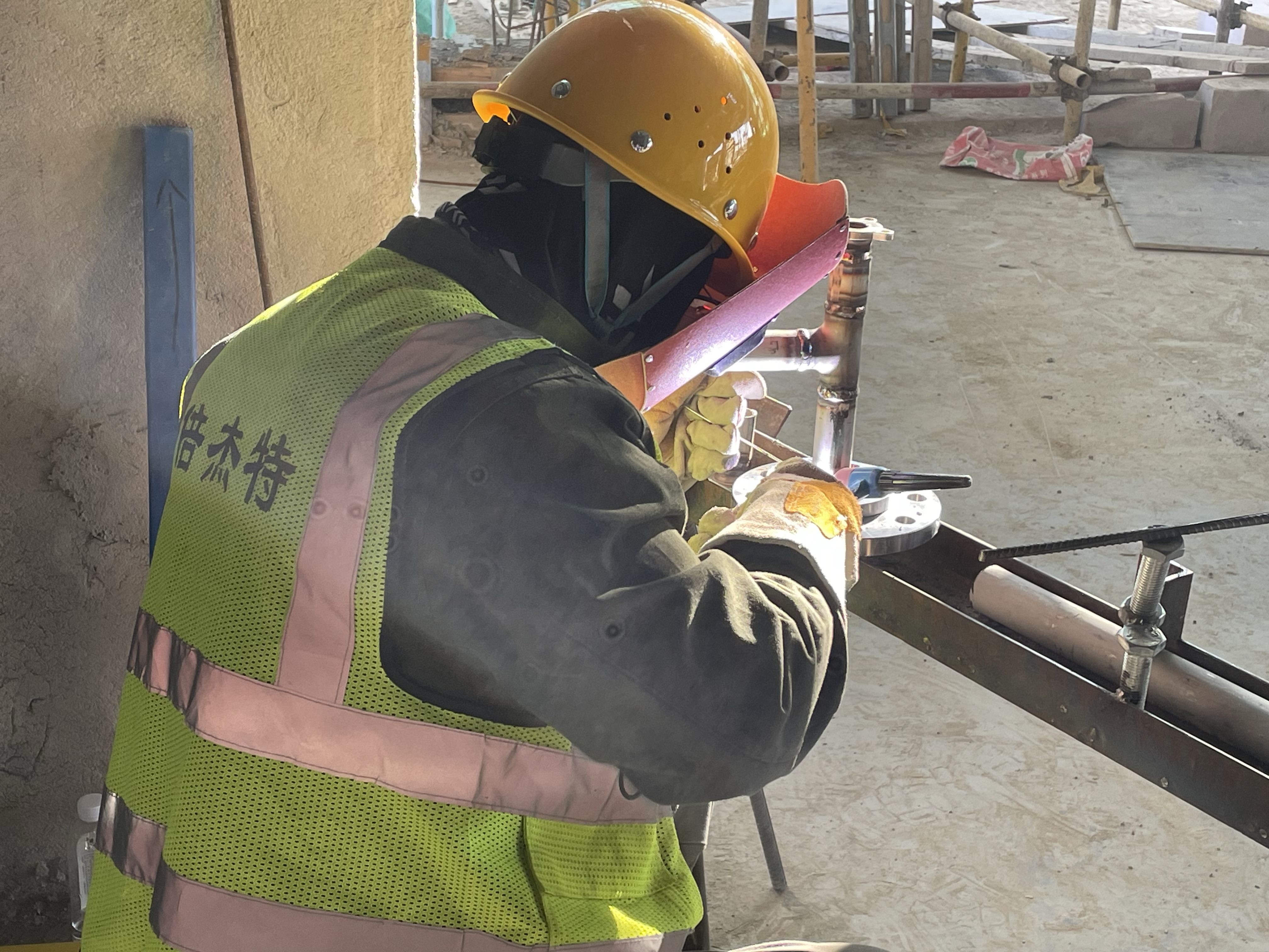 尊龙凯z6mg官网甘泉堡项目：双节酣战砺初心，，，，，，全力冲刺“10·20”通水节点