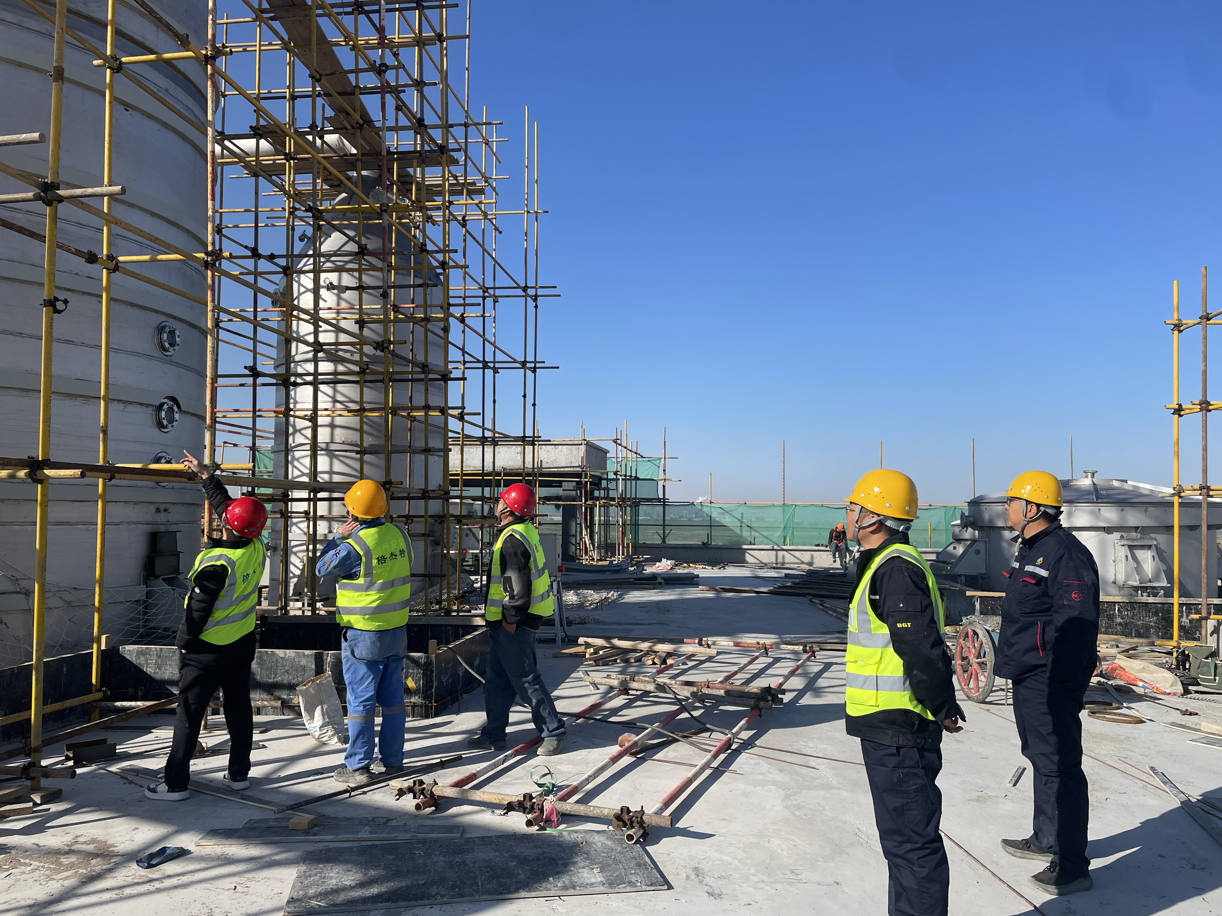 尊龙凯z6mg官网甘泉堡项目：双节酣战砺初心，，，，，，全力冲刺“10·20”通水节点